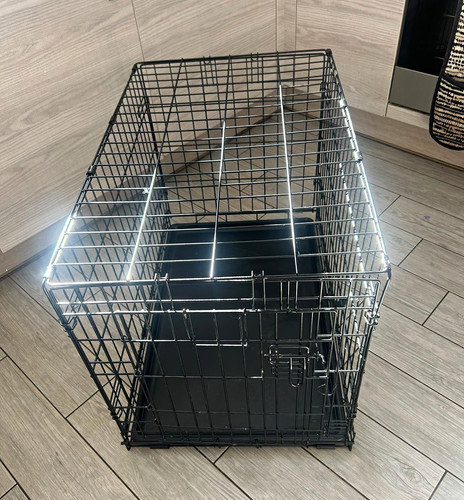 Black folding metal - folding, dog